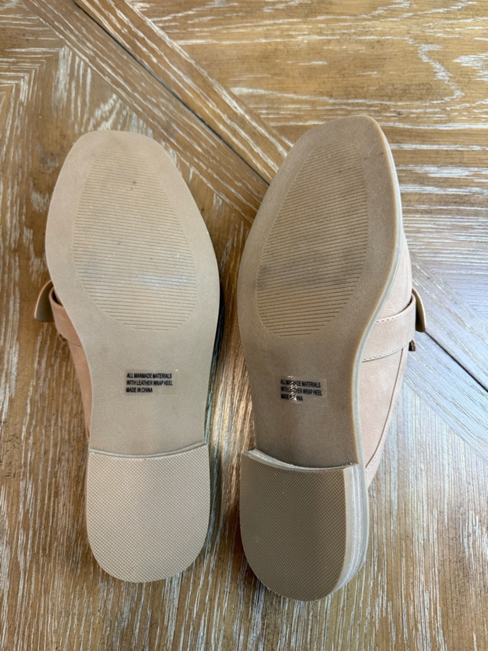 Dolce Vita Tan Knot-Detail Slip-On Fanny Loafers - Picture 6 of 8